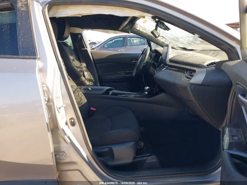 2019 TOYOTA C-HR XLE