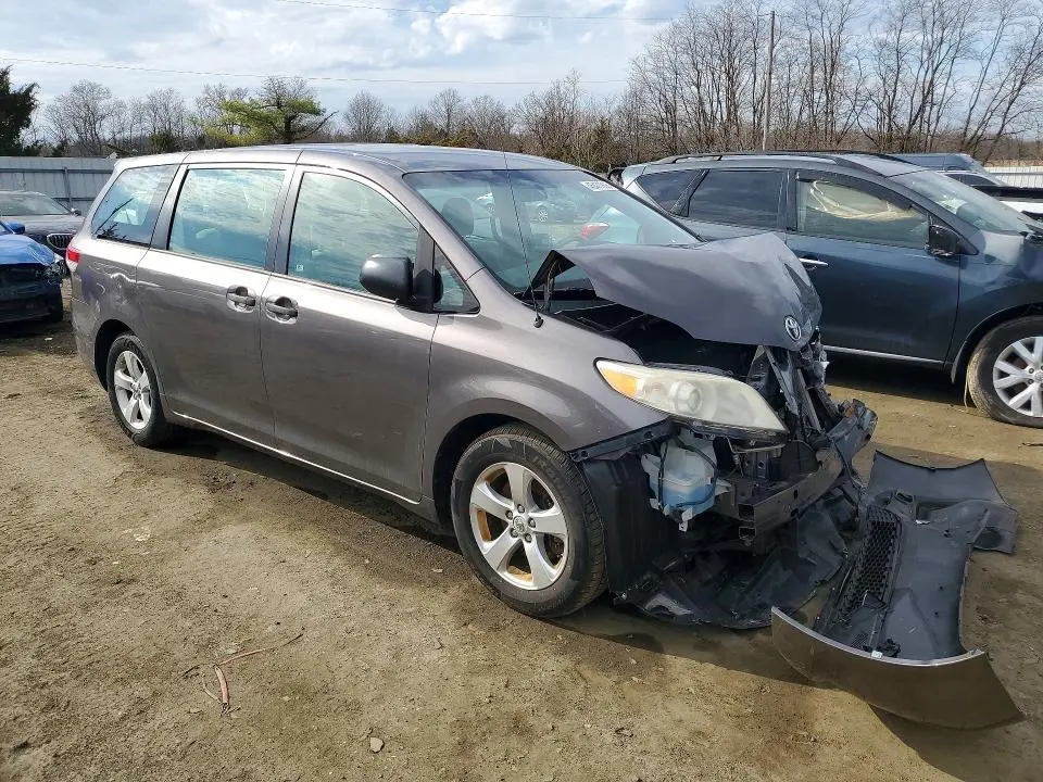 2014 TOYOTA SIENNA L 7-PASSENGER  