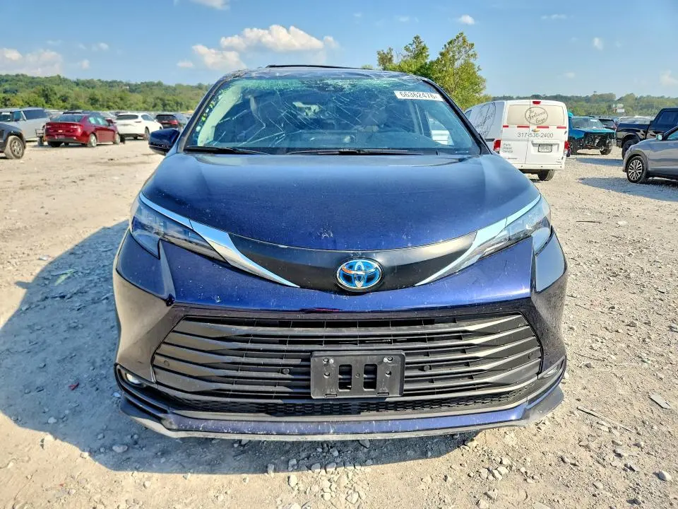 2025  TOYOTA SIE