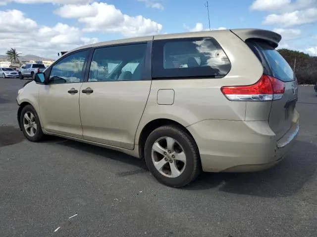 2011 TOYOTA SIENNA   