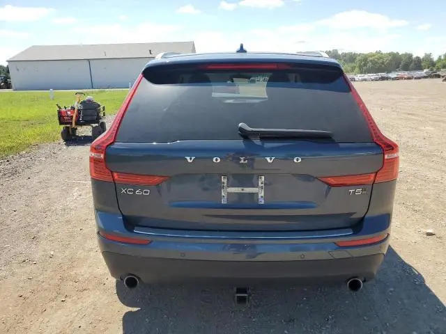 2021 VOLVO XC60 T5 MOMENTUM  