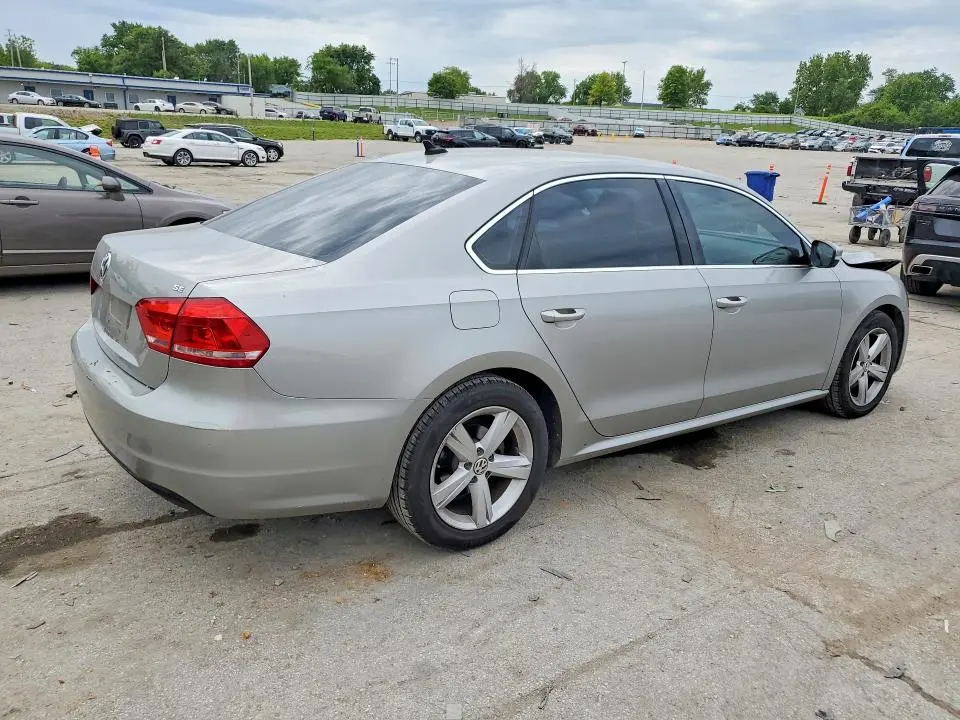 2014 VOLKSWAGEN PASSAT SE  