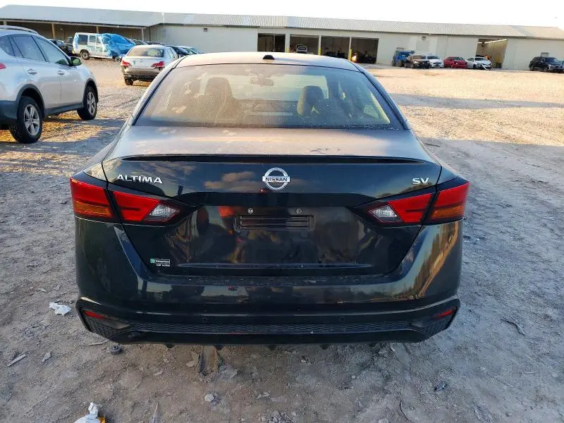 2022 NISSAN ALTIMA SV  