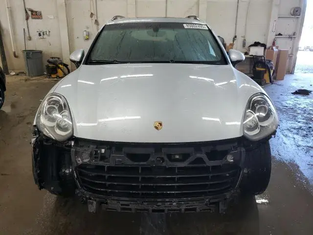 2017 PORSCHE CAYENNE   