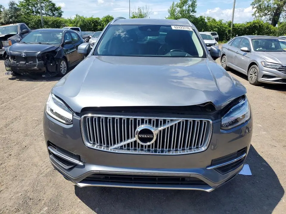 2016 VOLVO XC90 T6  