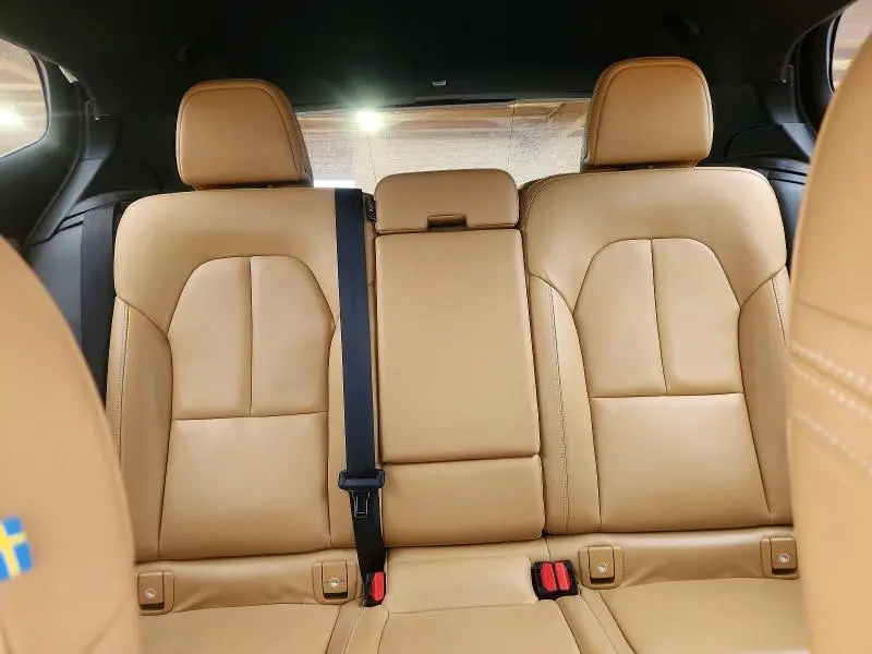 2020 VOLVO XC40 T5 MOMENTUM  