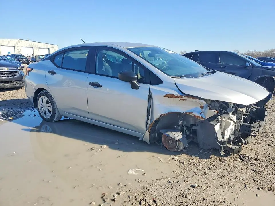 2021 NISSAN VERSA S  