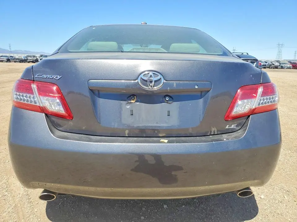 2011 TOYOTA CAMRY LE V6  