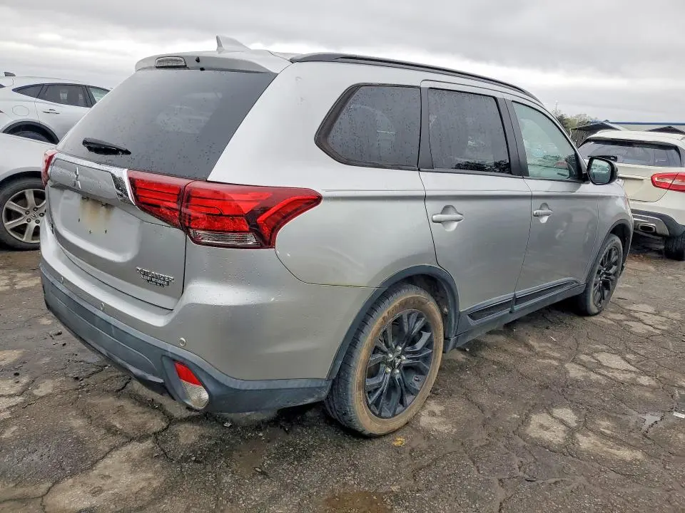 2018 MITSUBISHI OUTLANDER SE  