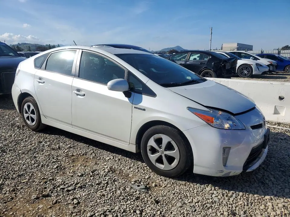 2015 TOYOTA PRIUS   