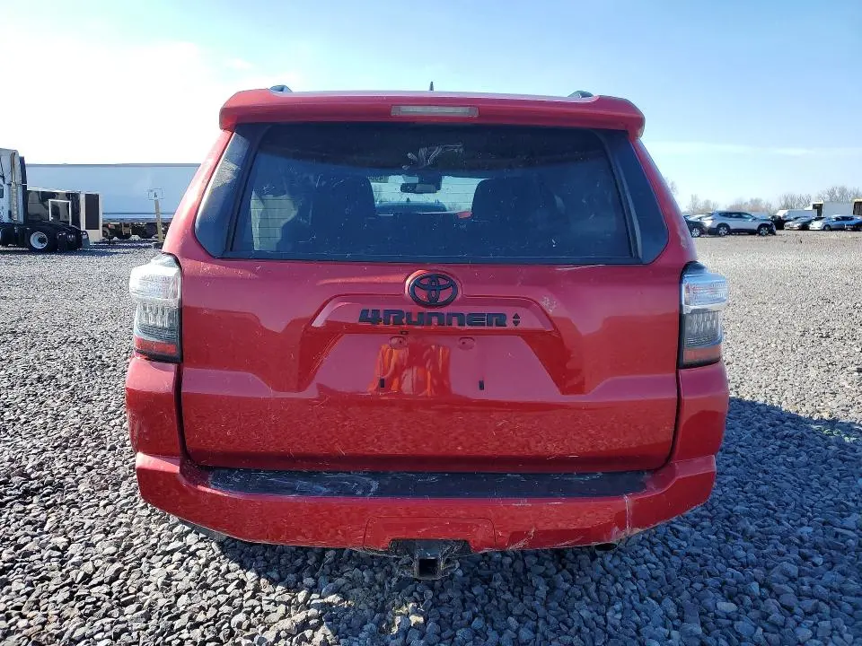 2021 TOYOTA 4RUNNER SR5  