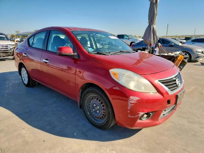 2013 NISSAN VERSA S  