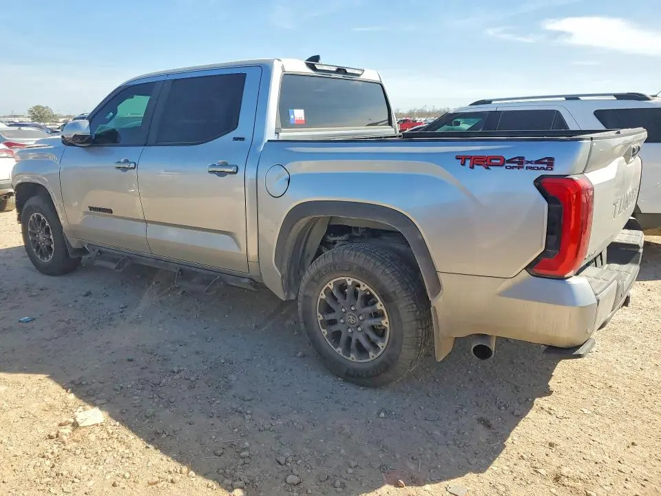 2025 TOYOTA TUNDRA CREWMAX SR  