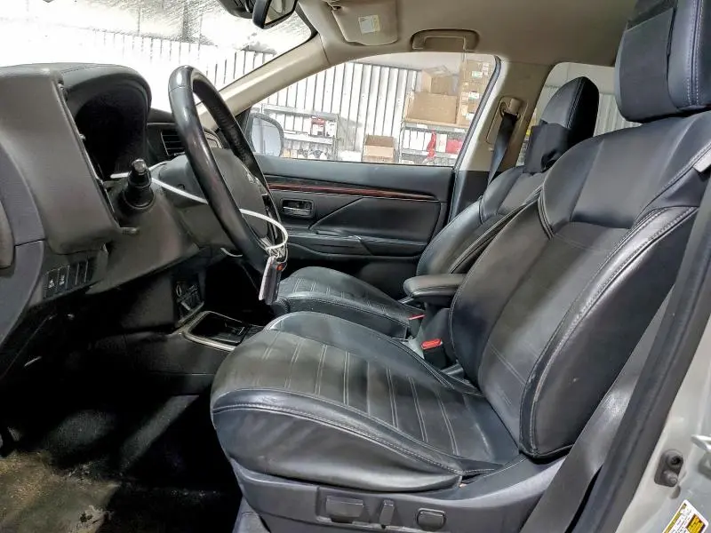 2020 MITSUBISHI OUTLANDER SE  