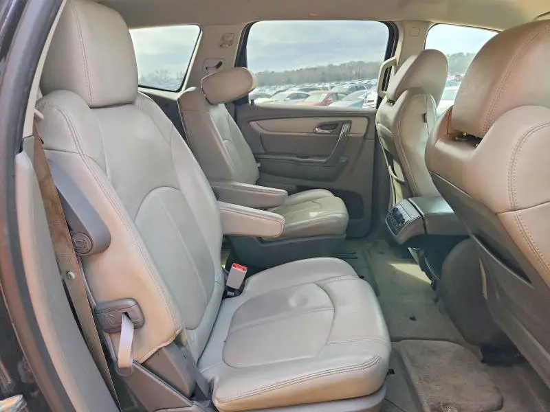 2014 CHEVROLET TRAVERSE LT  