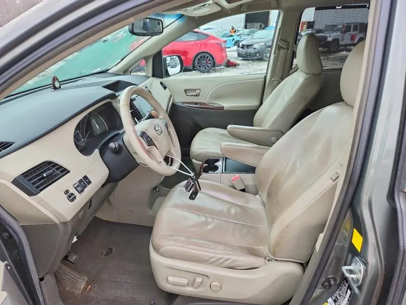 2011 TOYOTA SIENNA XLE 7-PASSENGER  