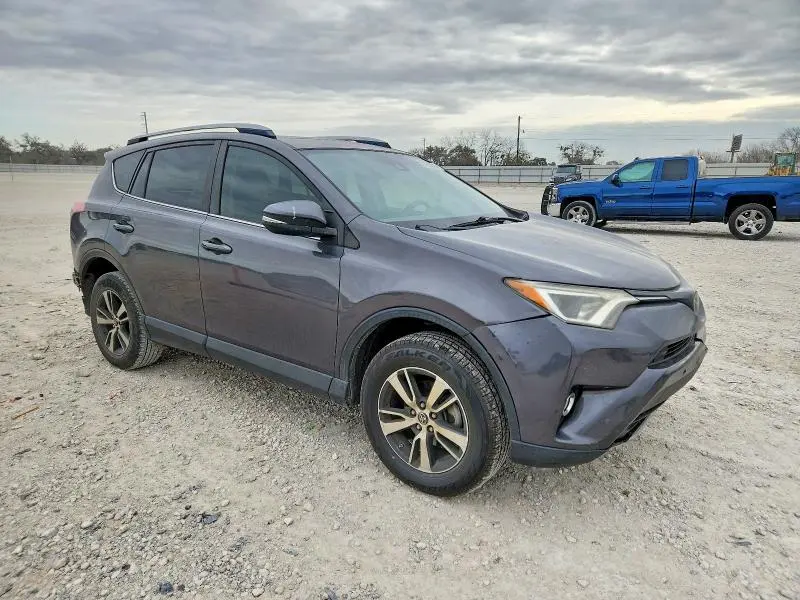 2017 TOYOTA RAV4 XLE  