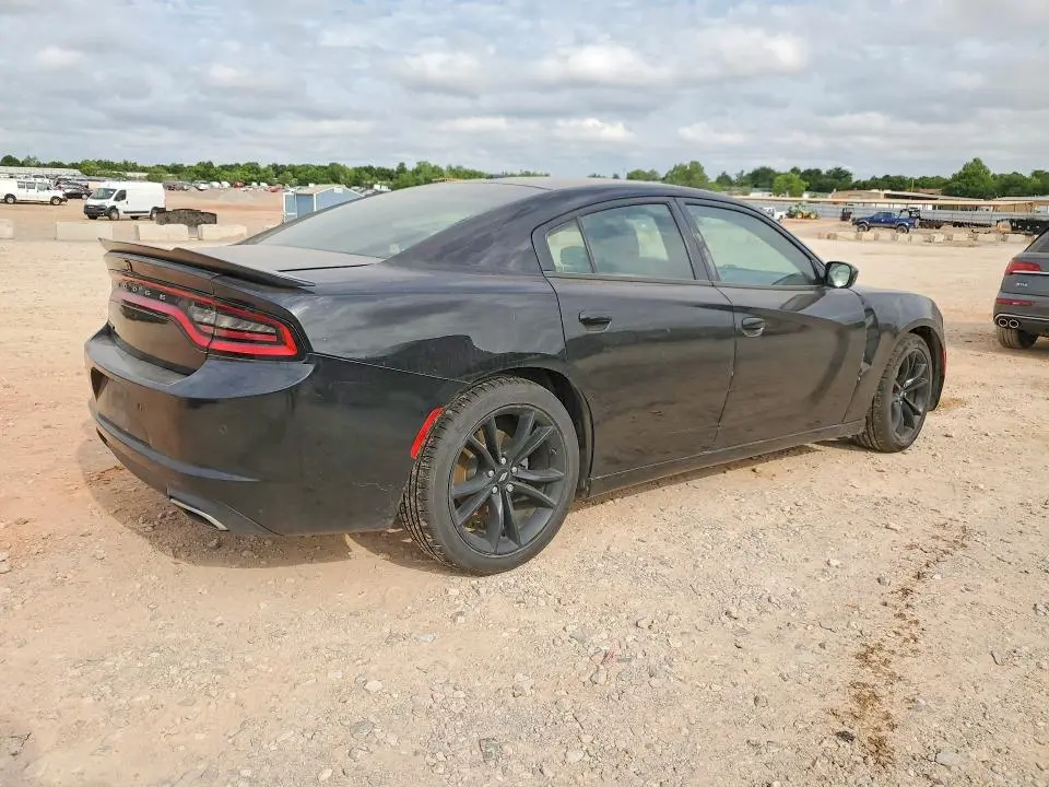 2018 DODGE CHARGER SXT  