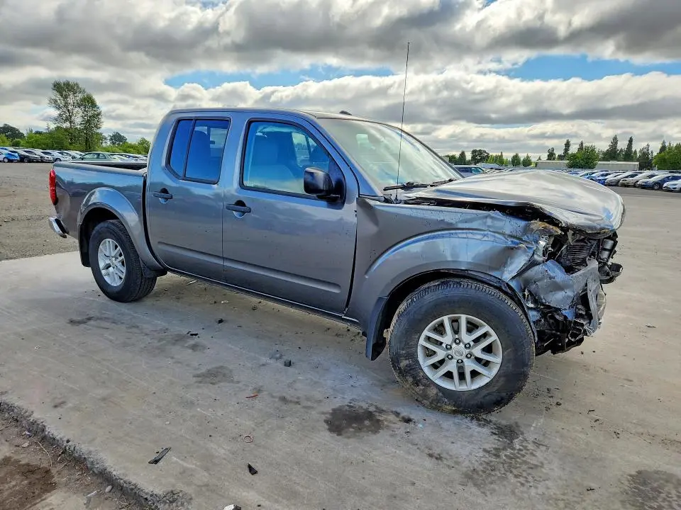 2017 NISSAN FRONTIER SV  