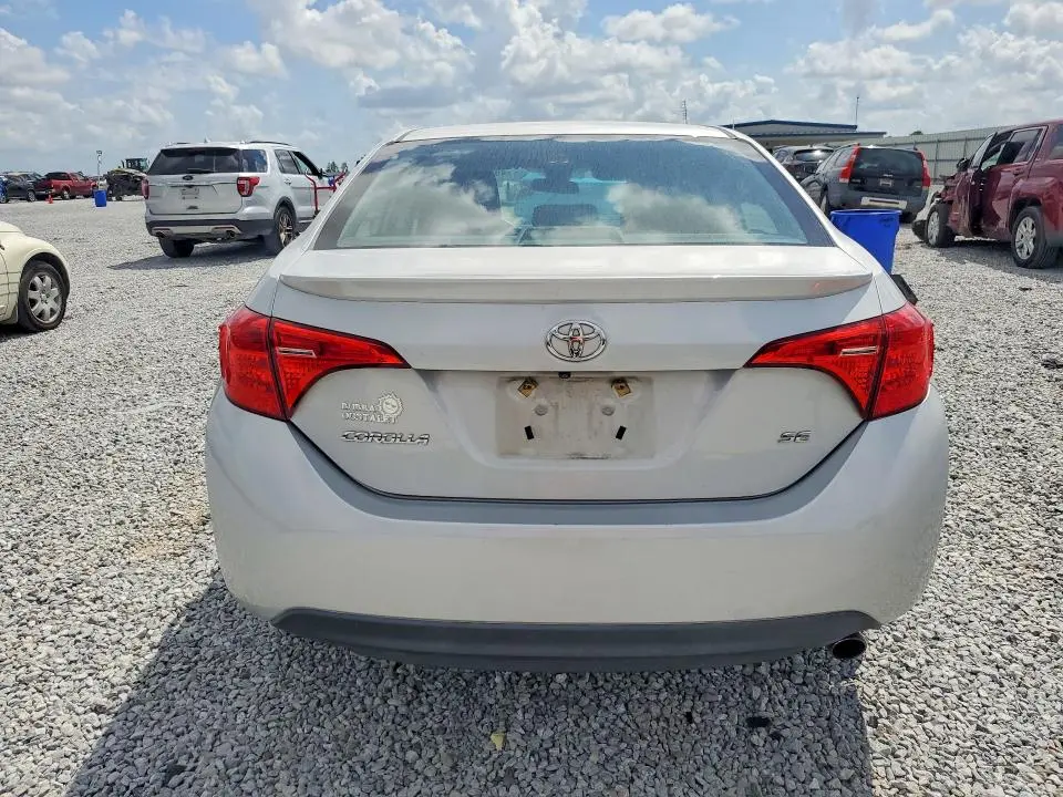 2018 TOYOTA COROLLA SE  