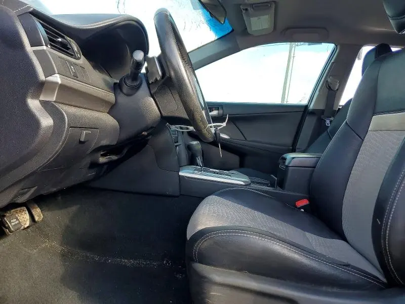 2013 TOYOTA CAMRY SE  