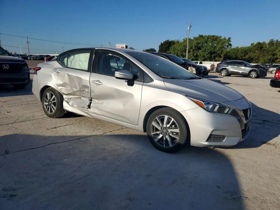 2020 NISSAN VERSA SV  