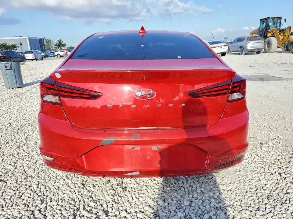 2020 HYUNDAI ELANTRA SEL  