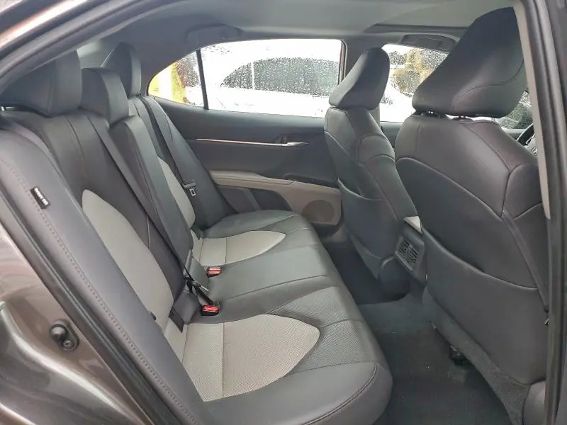 2020 TOYOTA CAMRY XLE  