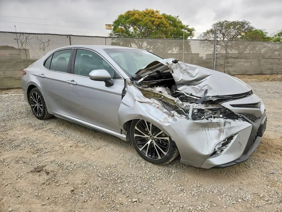 2018 TOYOTA CAMRY SE  