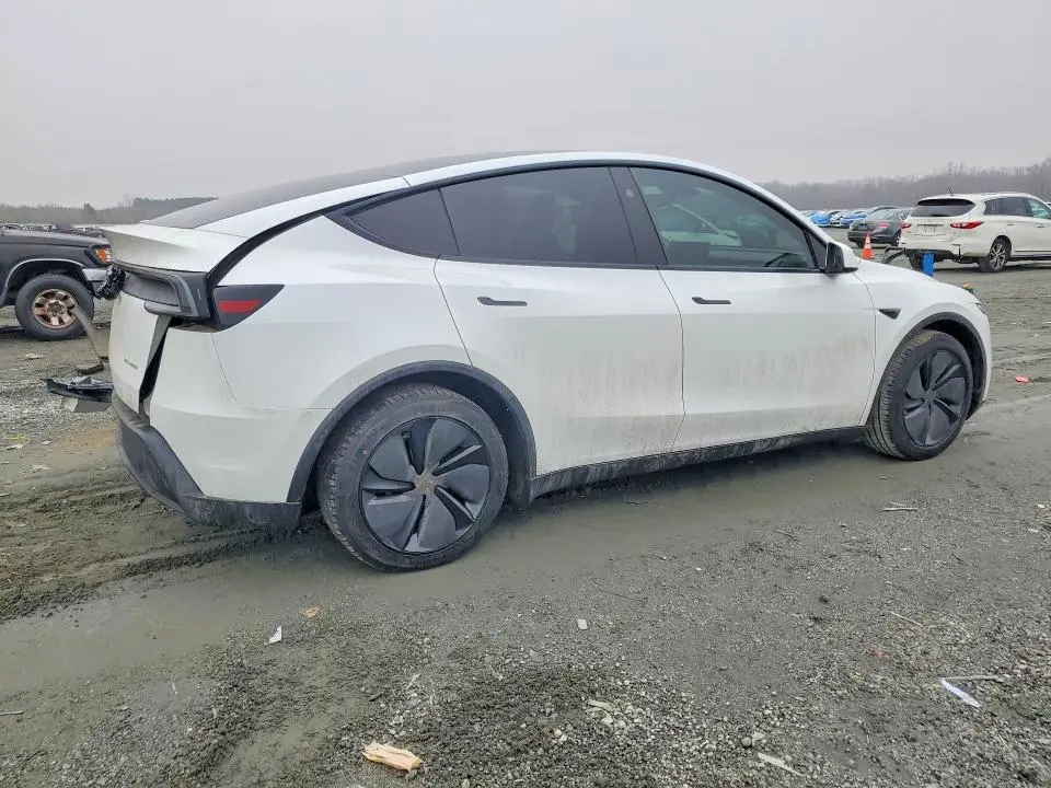 2026 TESLA MODEL Y   