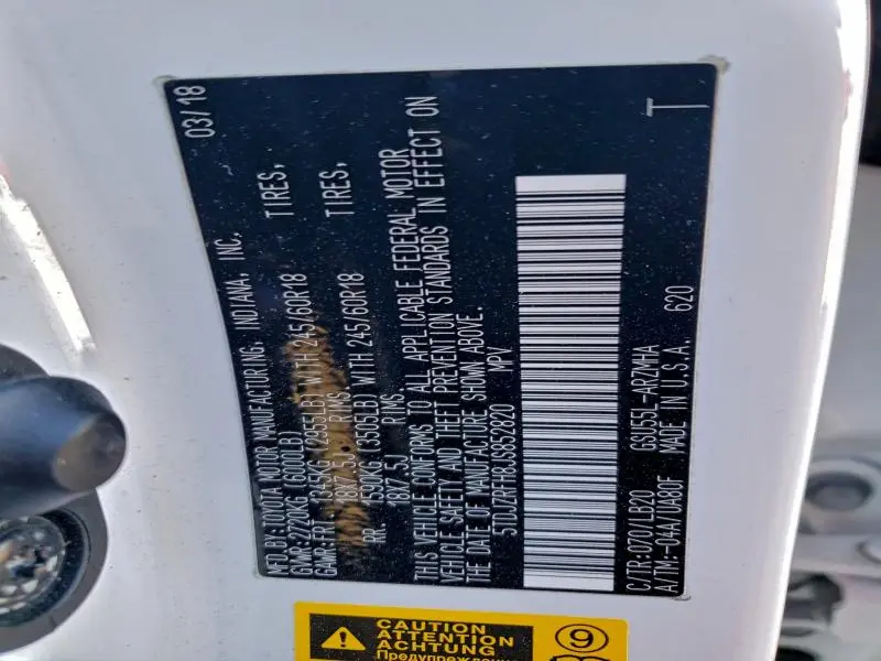 2018 TOYOTA HIGHLANDER SE  