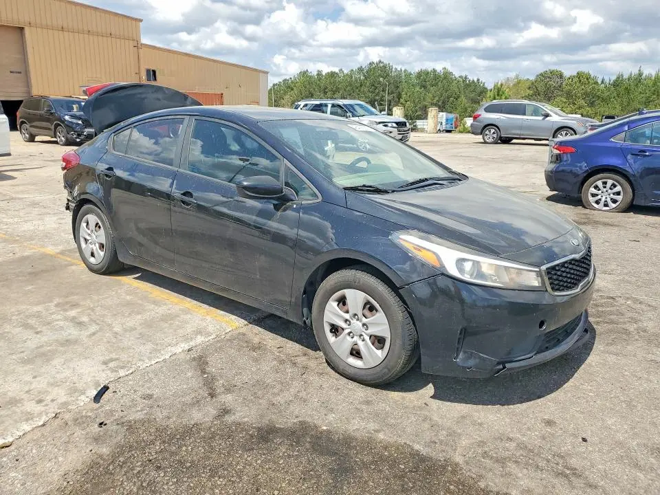 2017 KIA FORTE LX  