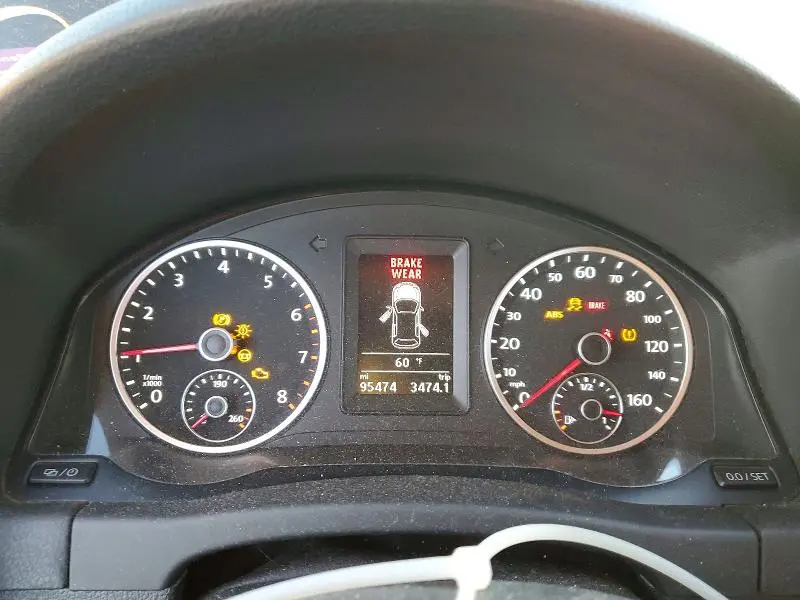 2013 VOLKSWAGEN TIGUAN S  