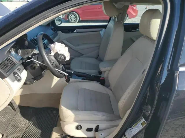 2015 VOLKSWAGEN PASSAT SE  