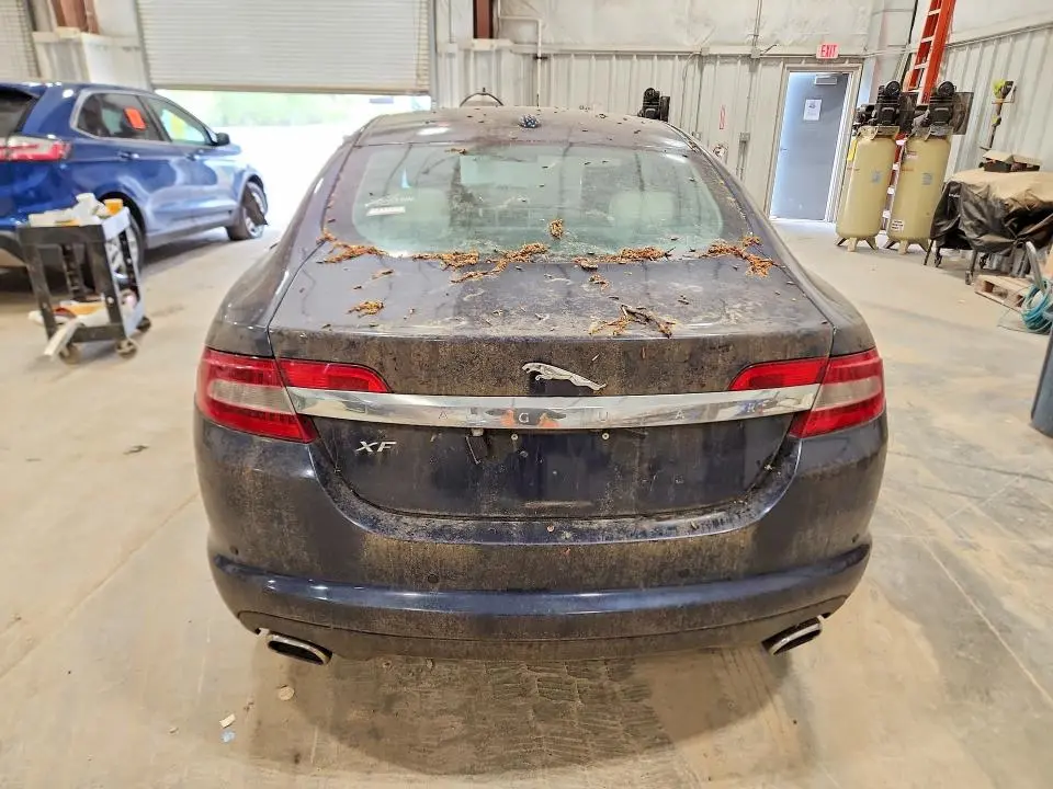 2010 JAGUAR XF PREMIUM  