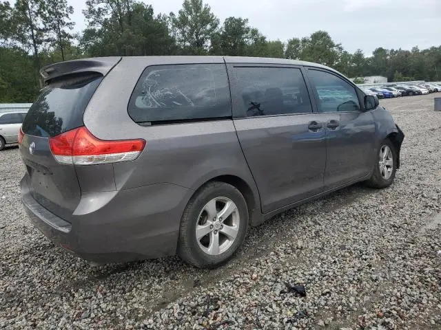 2011 TOYOTA SIENNA   