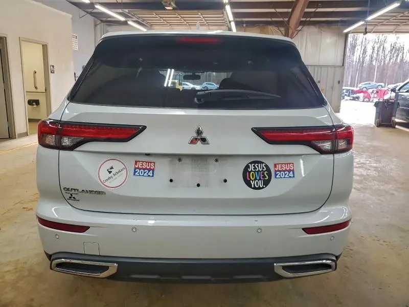 2022 MITSUBISHI OUTLANDER ES  