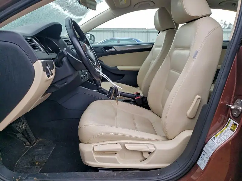 2017 VOLKSWAGEN JETTA SE  