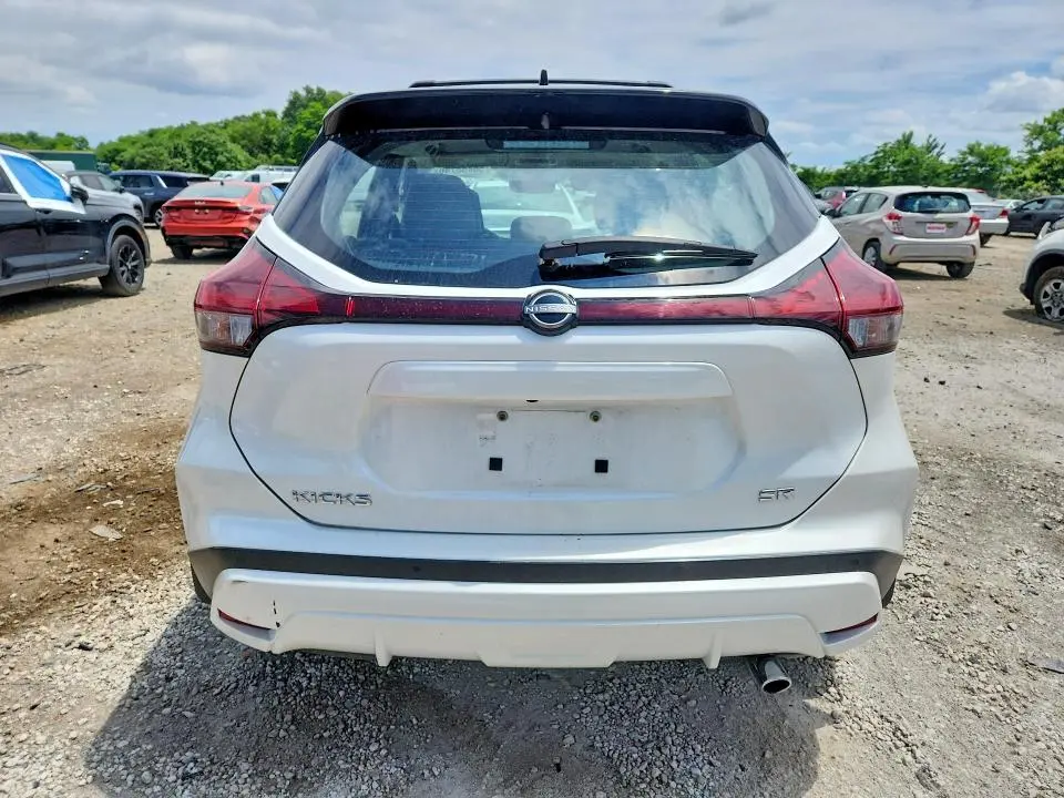 2024 NISSAN KICKS SR  