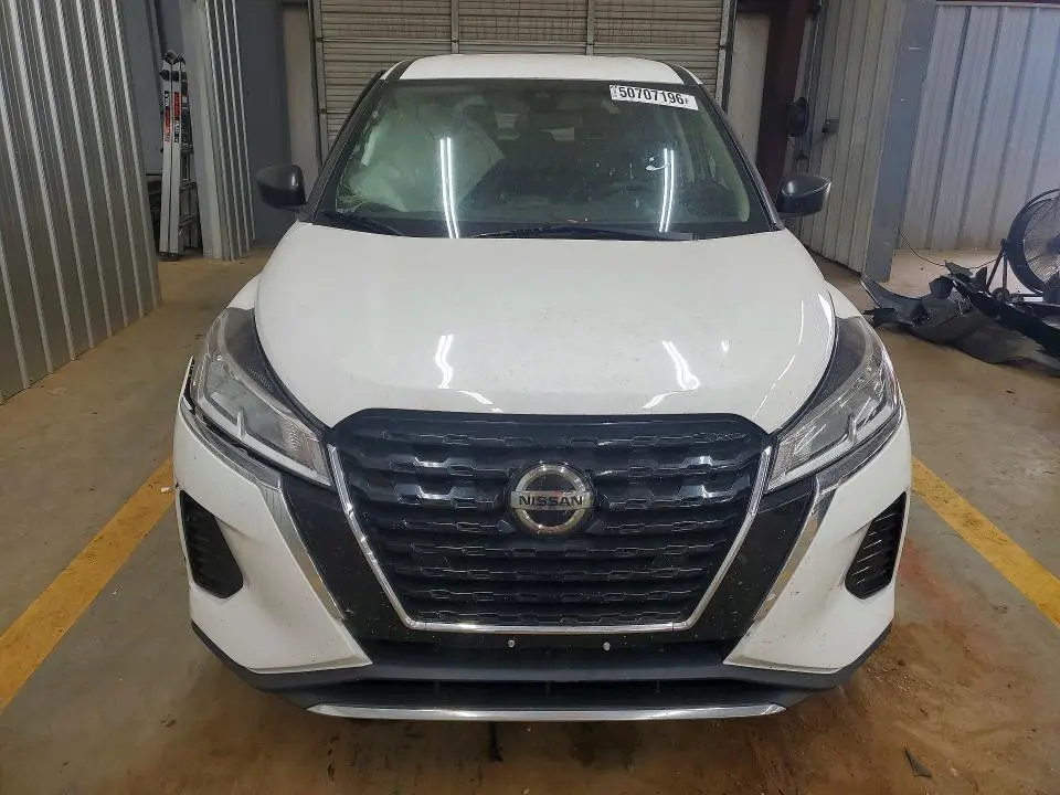 2021 NISSAN KICKS S  