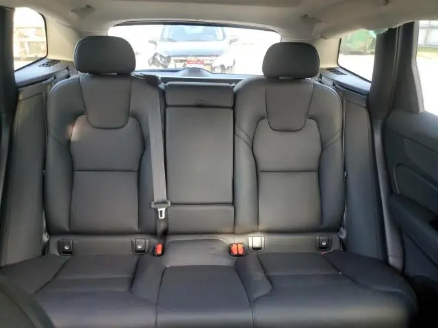 2024 VOLVO XC60 PLUS  