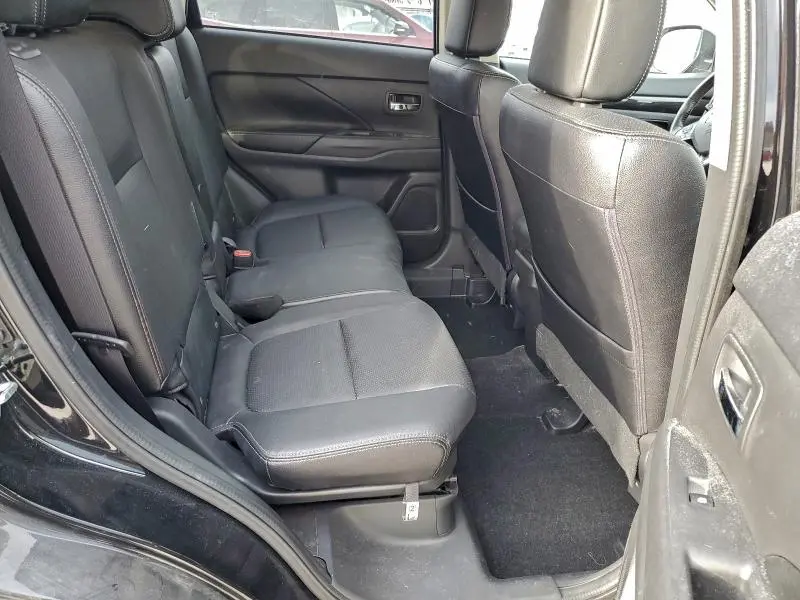 2016 MITSUBISHI OUTLANDER SE  