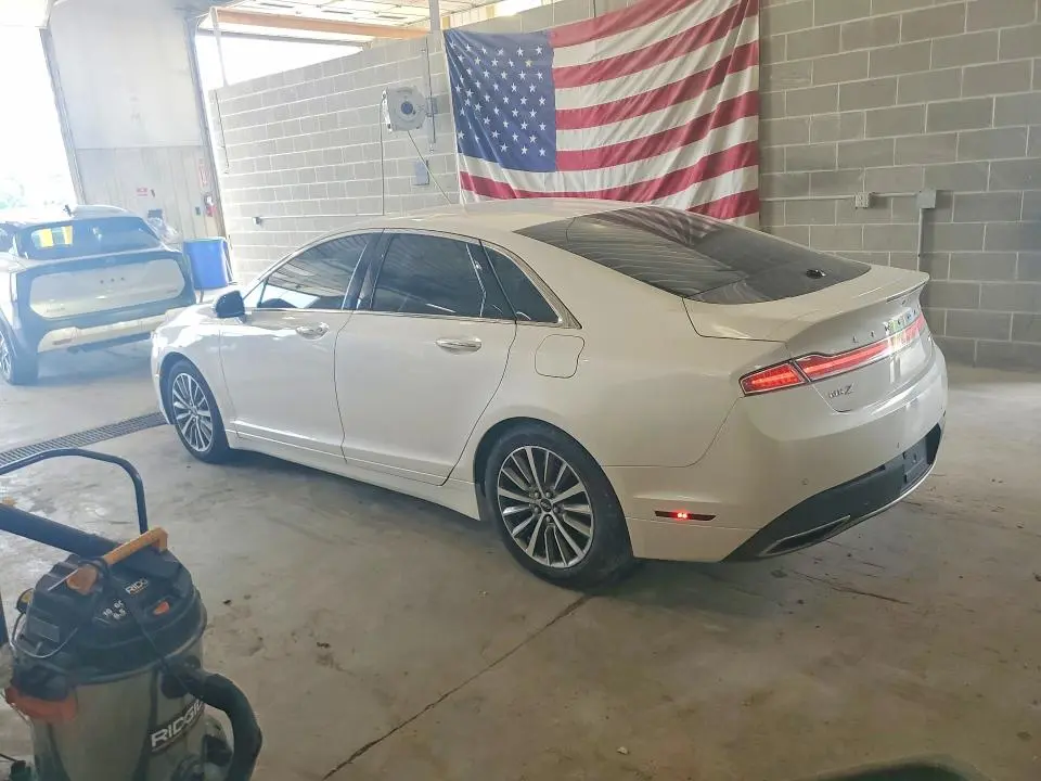 2017 LINCOLN MKZ PREMIERE  