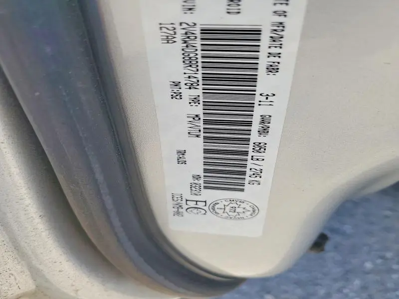 2011 VOLKSWAGEN ROUTAN S  