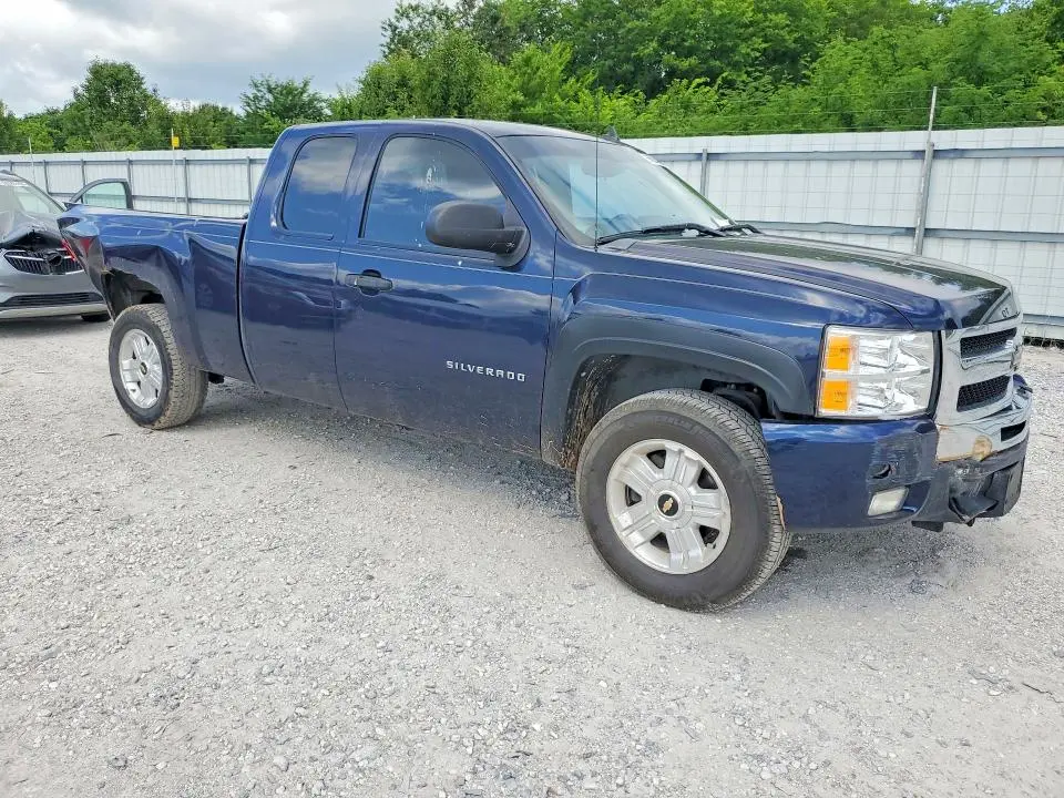 2011 CHEVROLET SILVERADO K1500 LT  