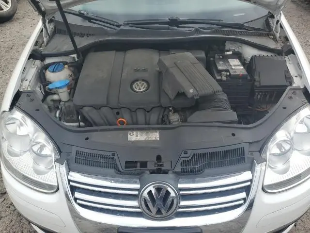 2010 VOLKSWAGEN JETTA SE  