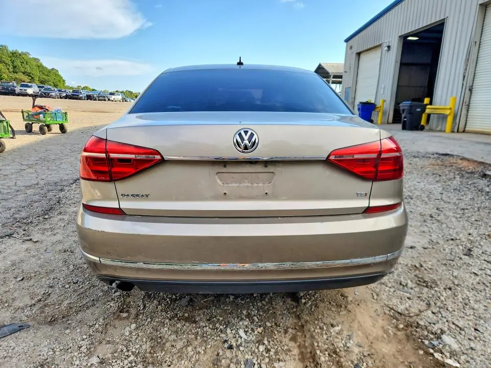 2016 VOLKSWAGEN PASSAT S  