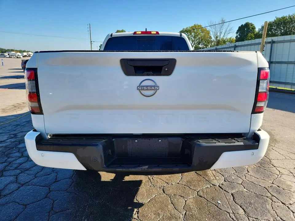 2025 NISSAN FRONTIER SV  