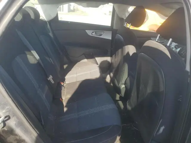2023 KIA FORTE LX  