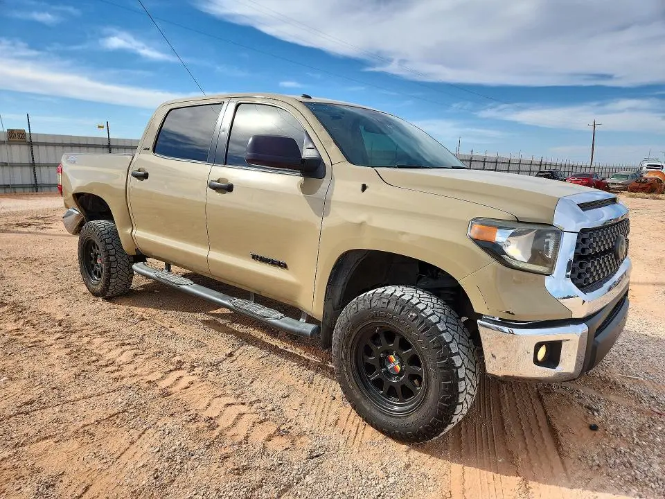 2019 TOYOTA TUNDRA CREWMAX SR5  